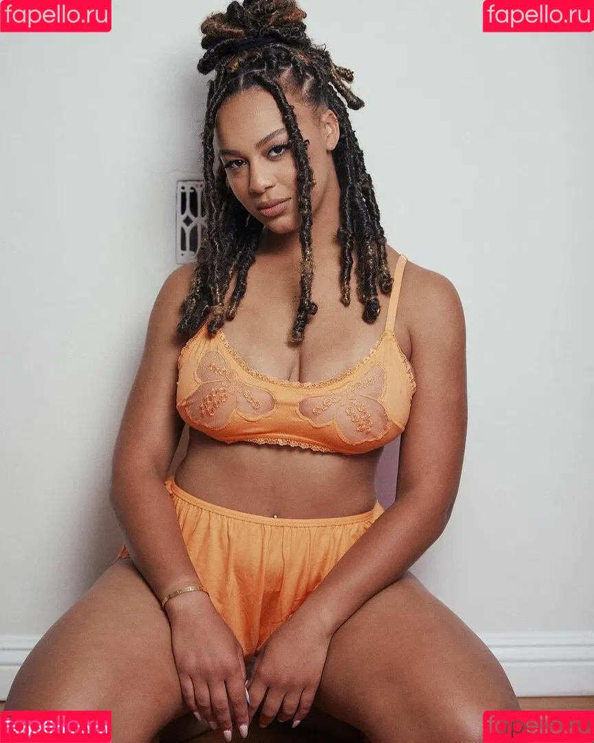 Nia Sioux Onlyfans Photo Gallery 