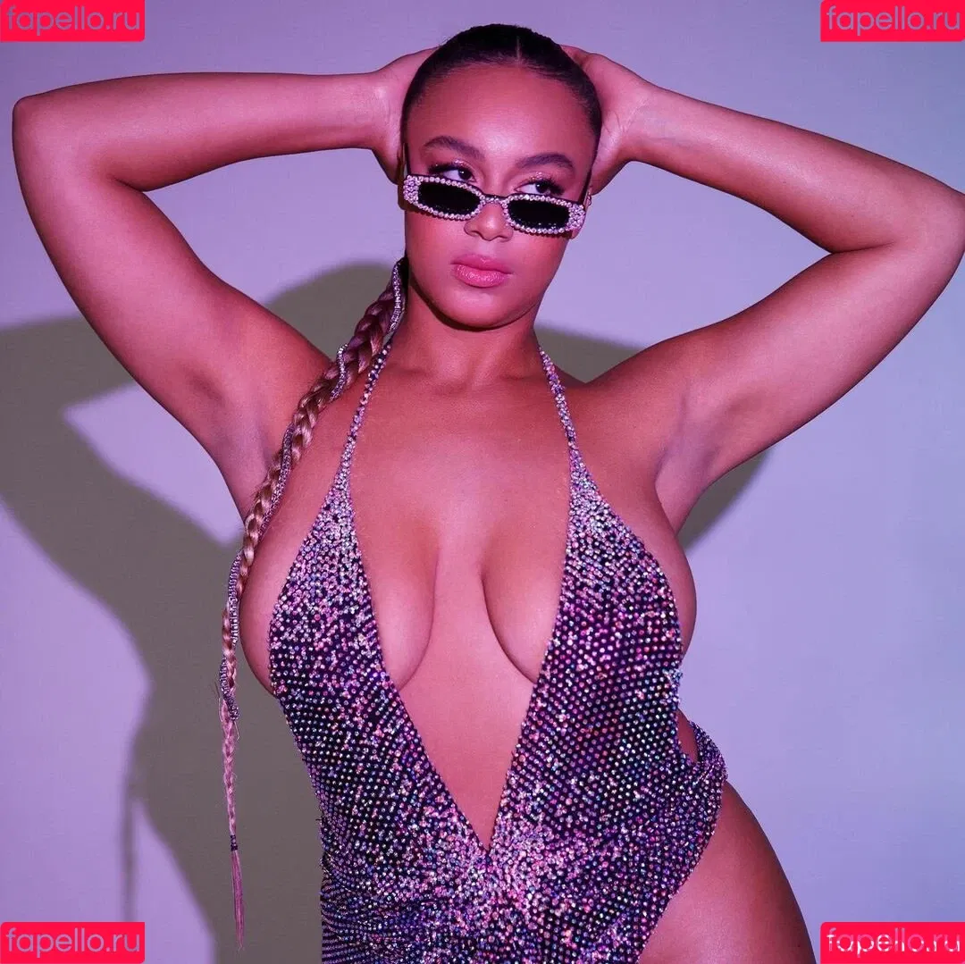 Nia Sioux Onlyfans Photo Gallery 