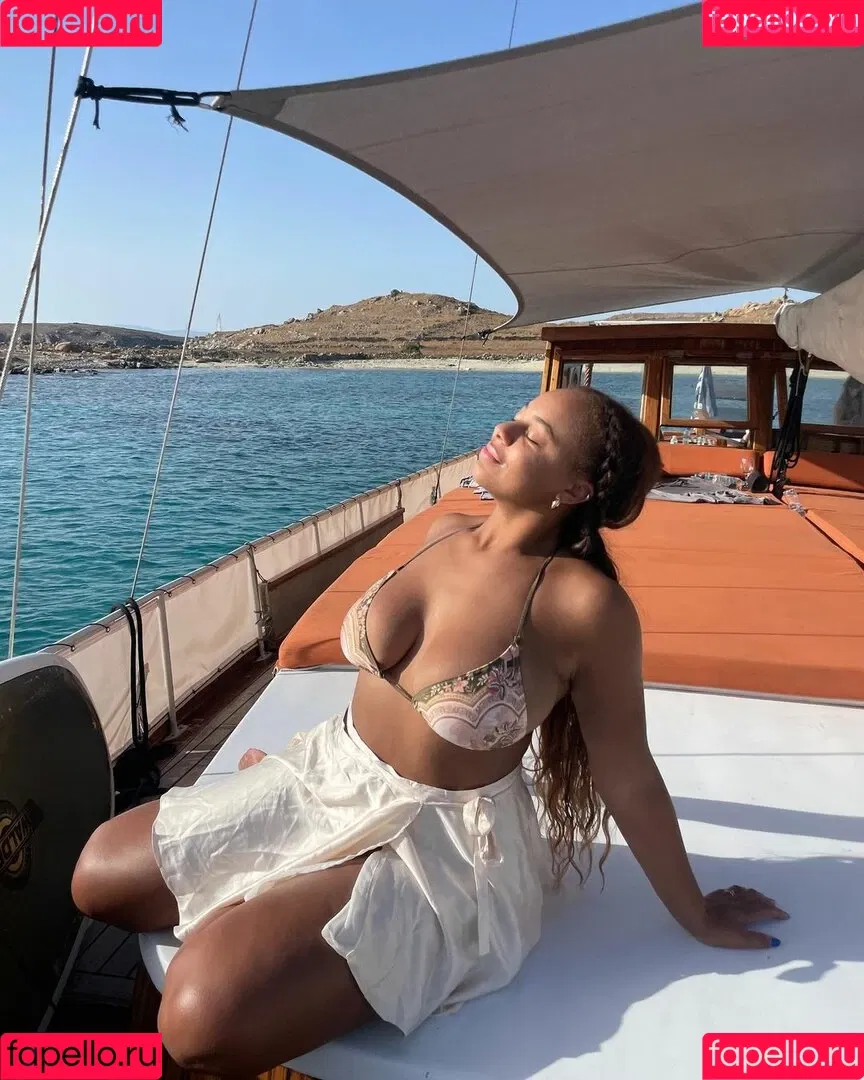 Nia Sioux Onlyfans Photo Gallery 