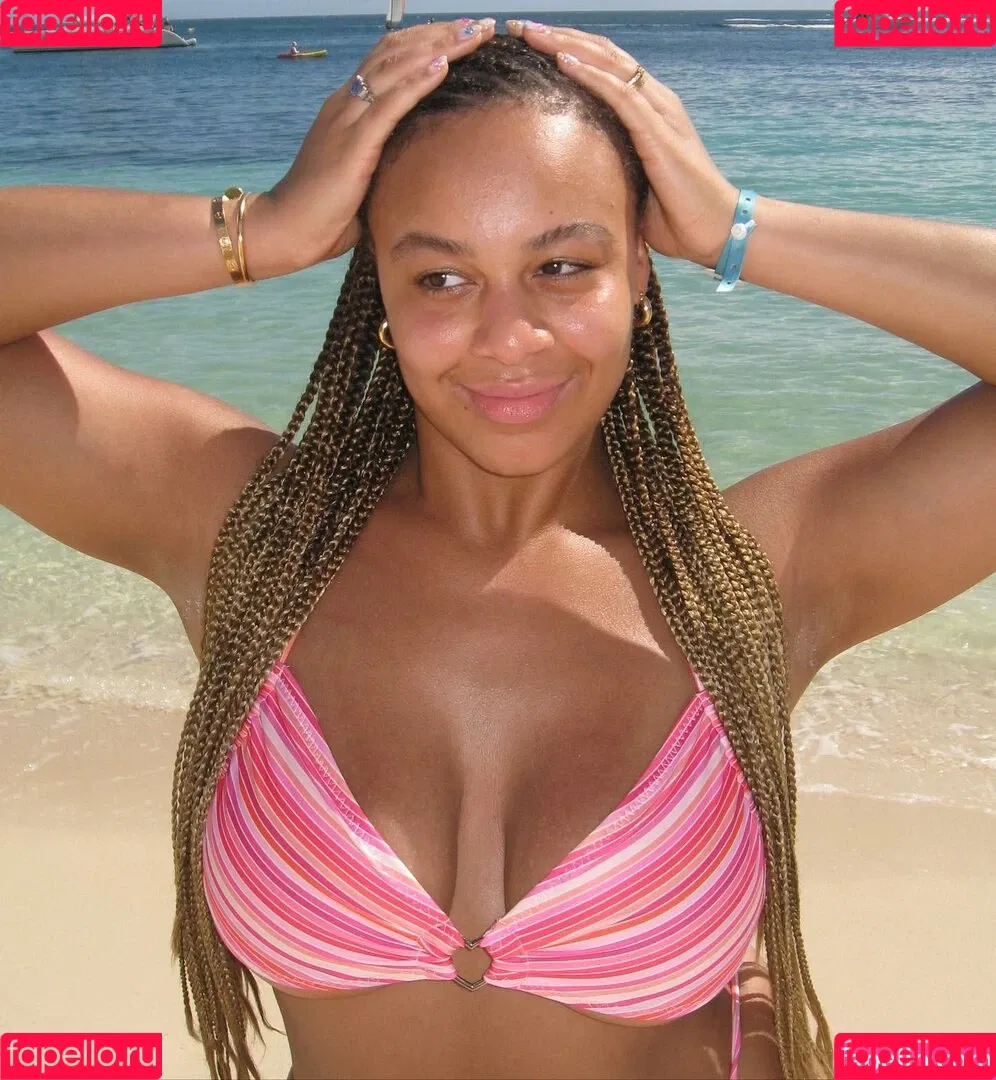 Nia Sioux Onlyfans Photo Gallery 