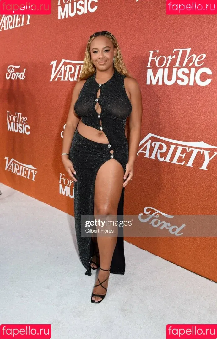 Nia Sioux Onlyfans Photo Gallery 