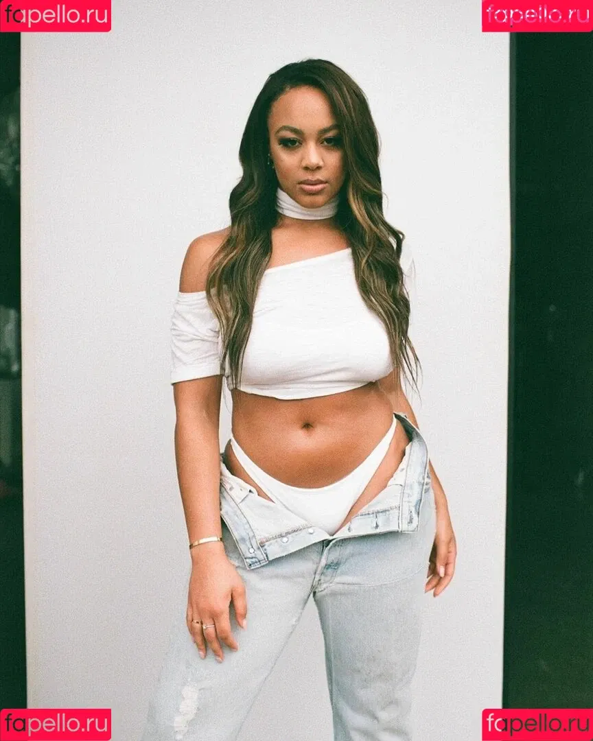 Nia Sioux Onlyfans Photo Gallery 