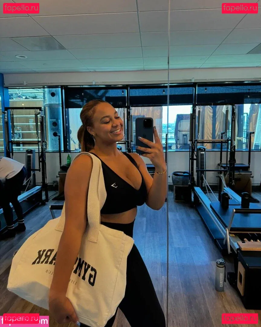 Nia Sioux Onlyfans Photo Gallery 