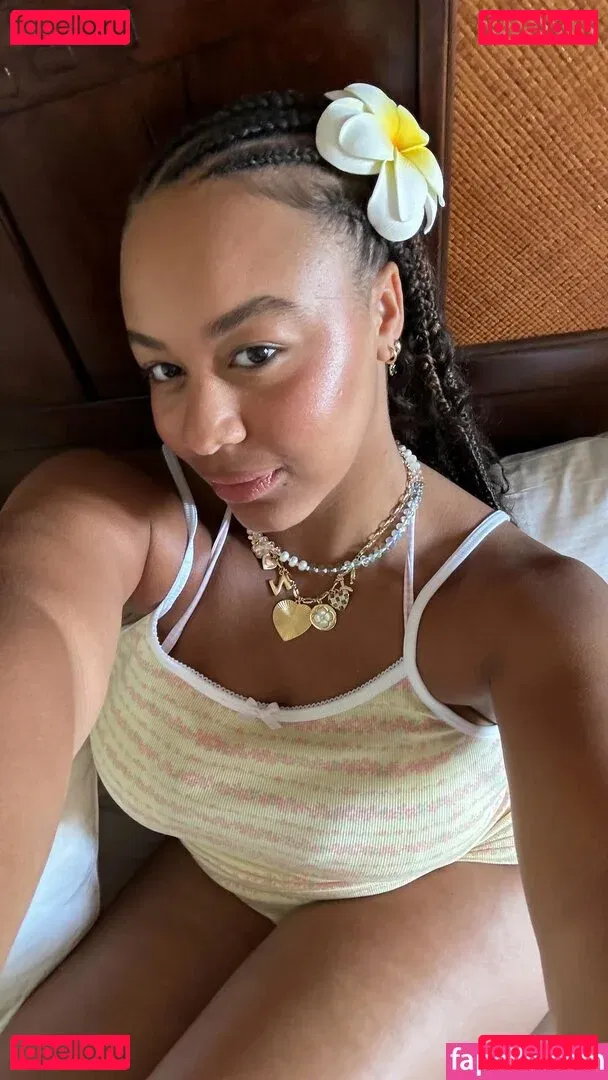 Nia Sioux Onlyfans Photo Gallery 