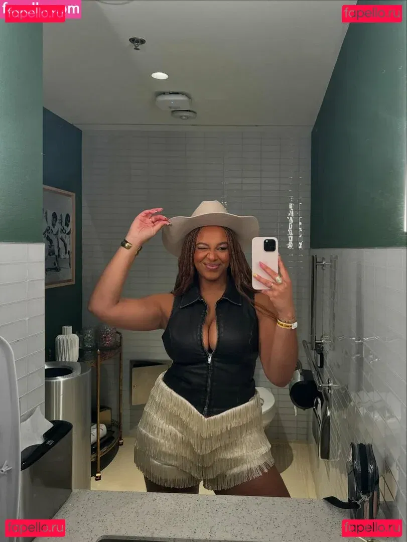 Nia Sioux Onlyfans Photo Gallery 