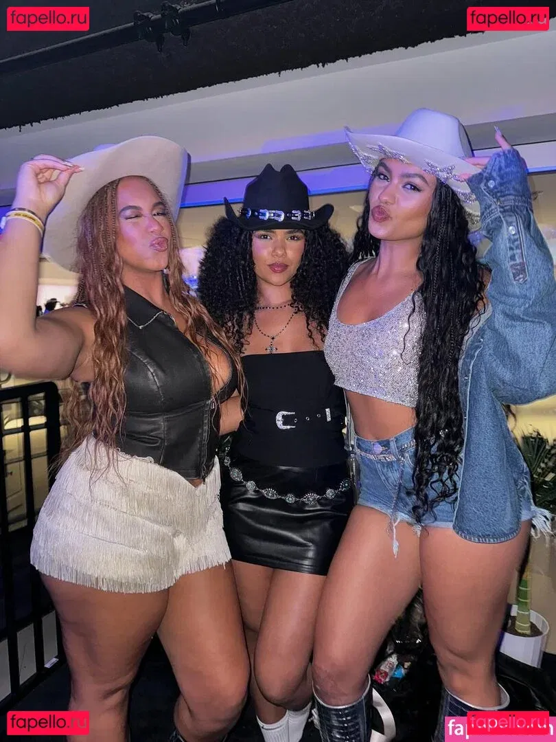 Nia Sioux Onlyfans Photo Gallery 