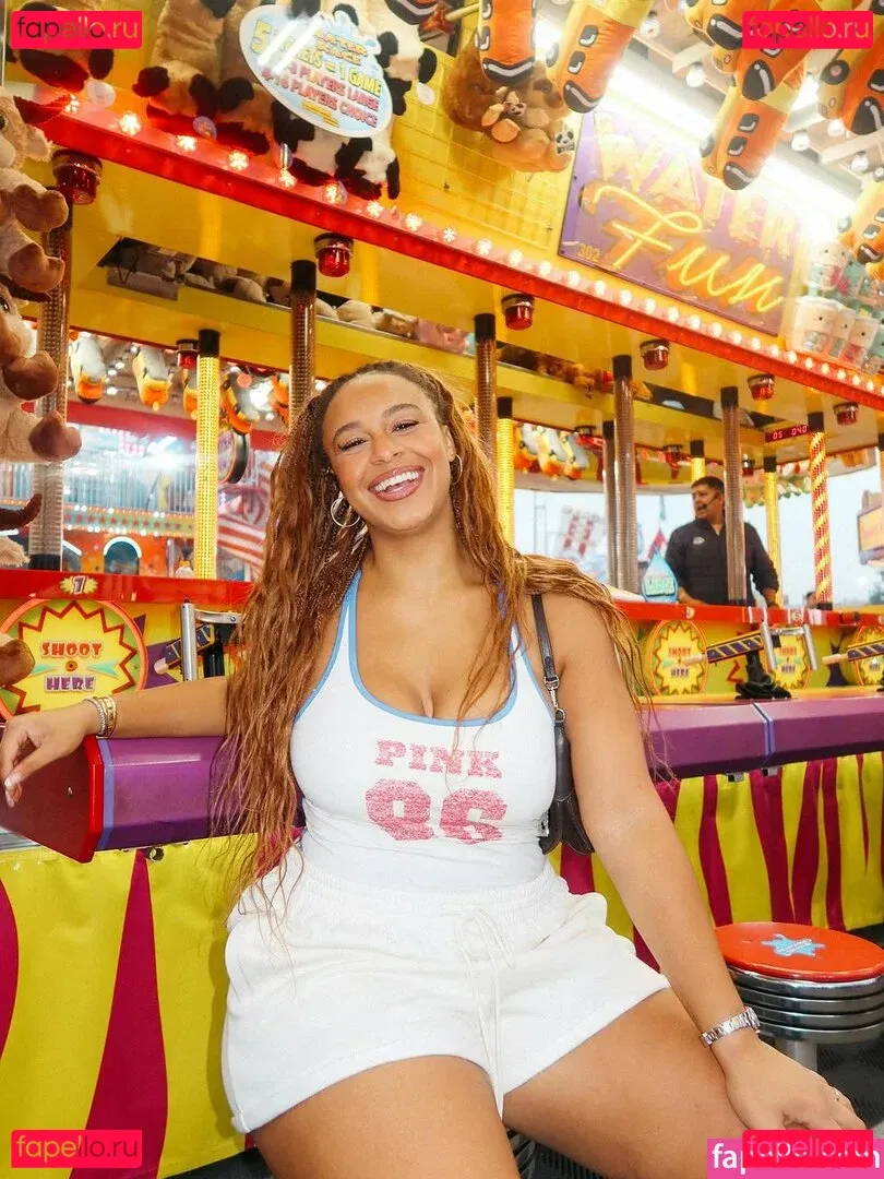 Nia Sioux Onlyfans Photo Gallery 