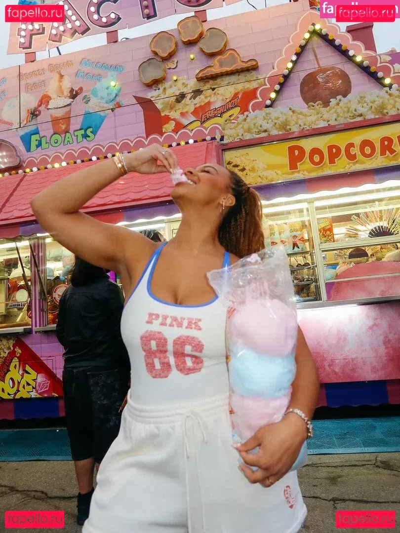 Nia Sioux Onlyfans Photo Gallery 