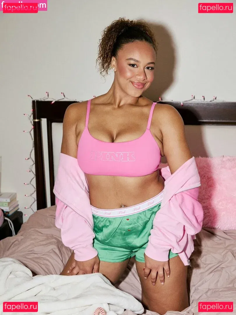 Nia Sioux Onlyfans Photo Gallery 