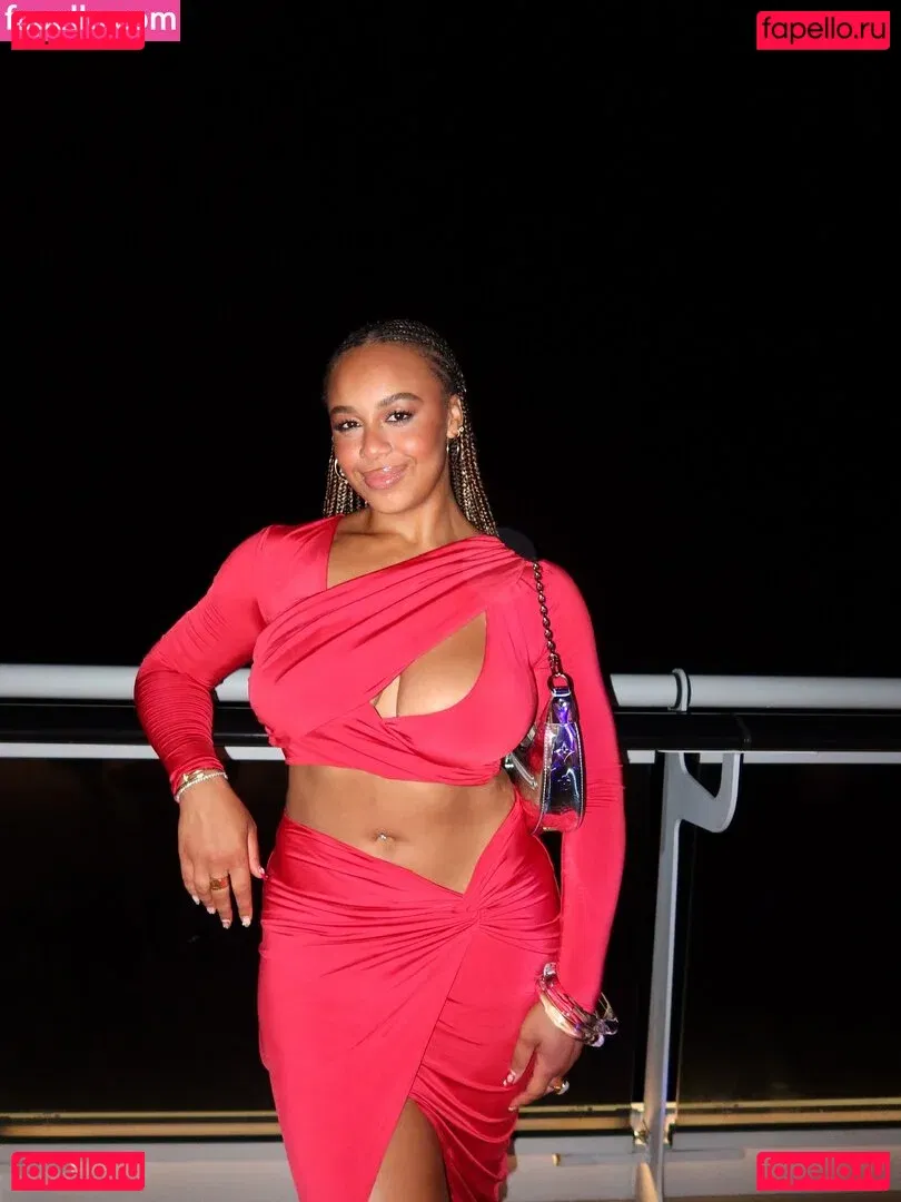 Nia Sioux Onlyfans Photo Gallery 