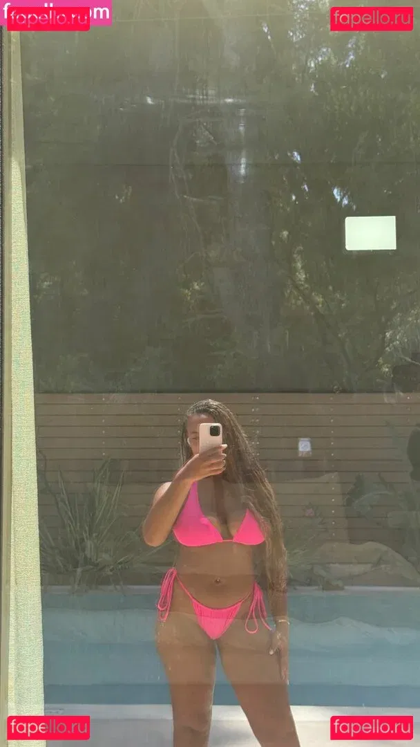 Nia Sioux Onlyfans Photo Gallery 