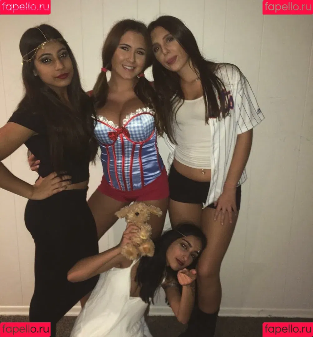Katie A Onlyfans Photo Gallery 
