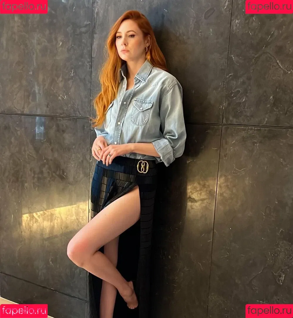 Karen Gillan Onlyfans Photo Gallery 