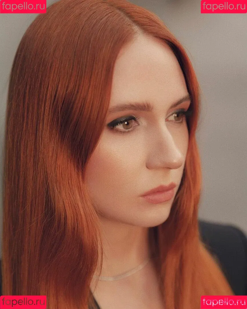 Karen Gillan Onlyfans Photo Gallery 