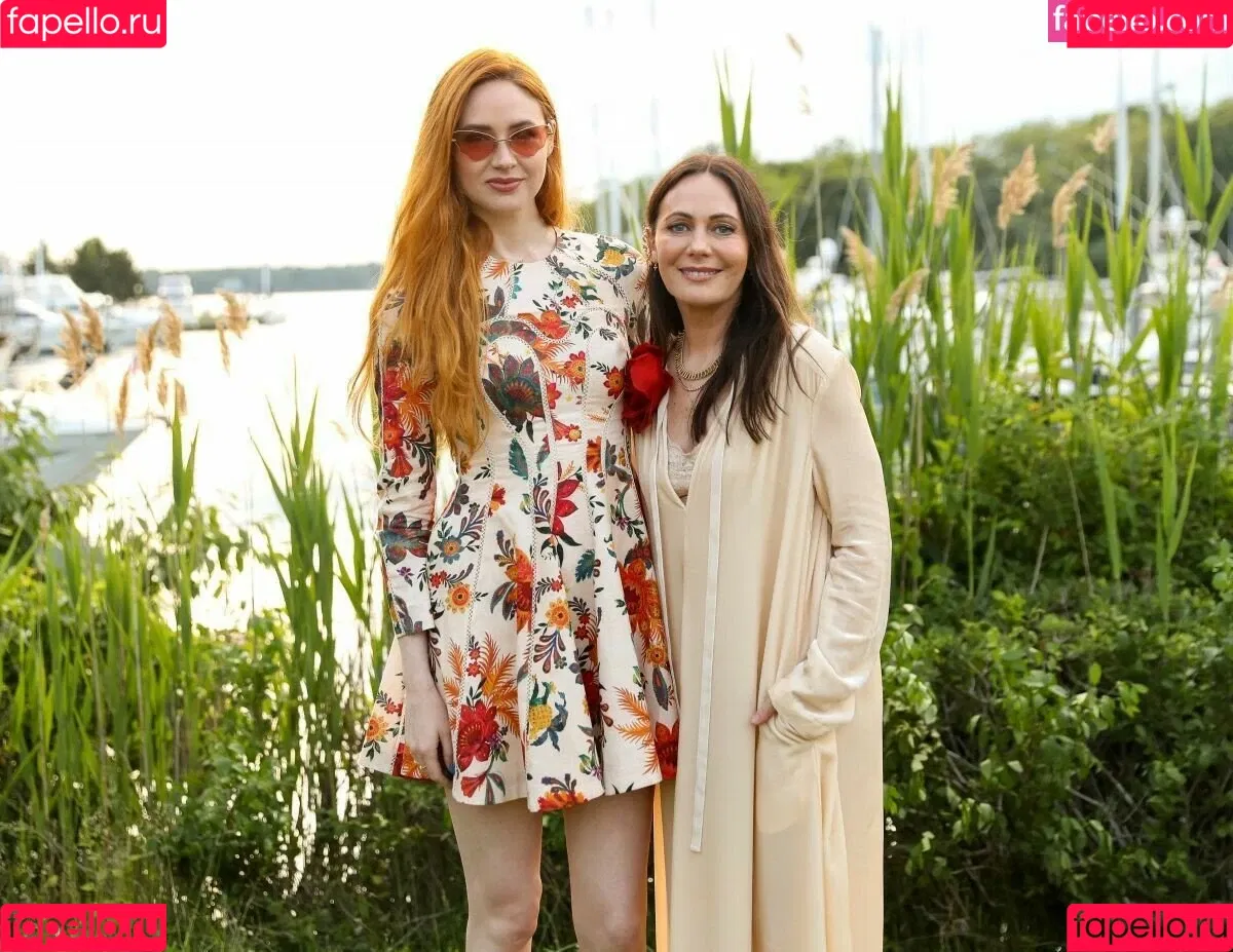 Karen Gillan Onlyfans Photo Gallery 