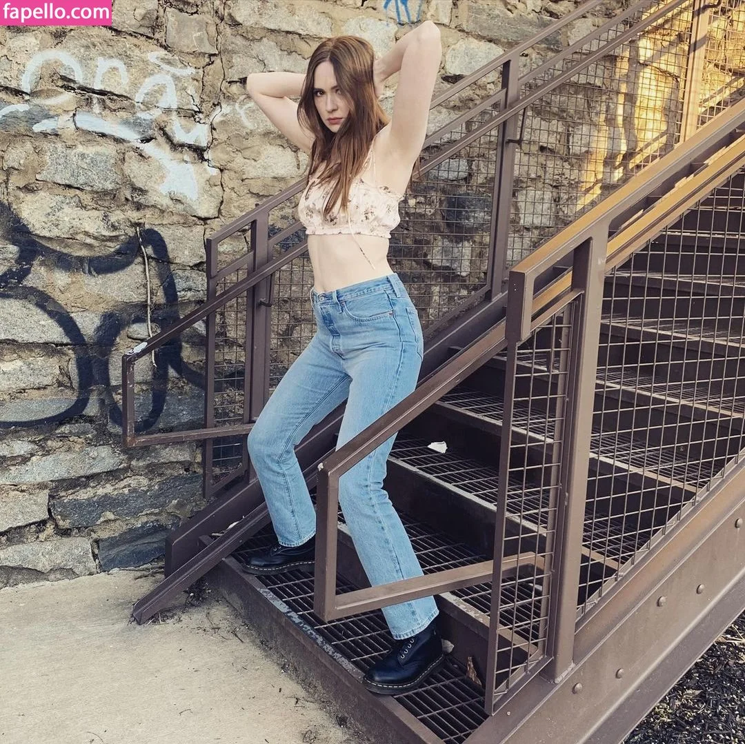 Karen Gillan Onlyfans Photo Gallery 