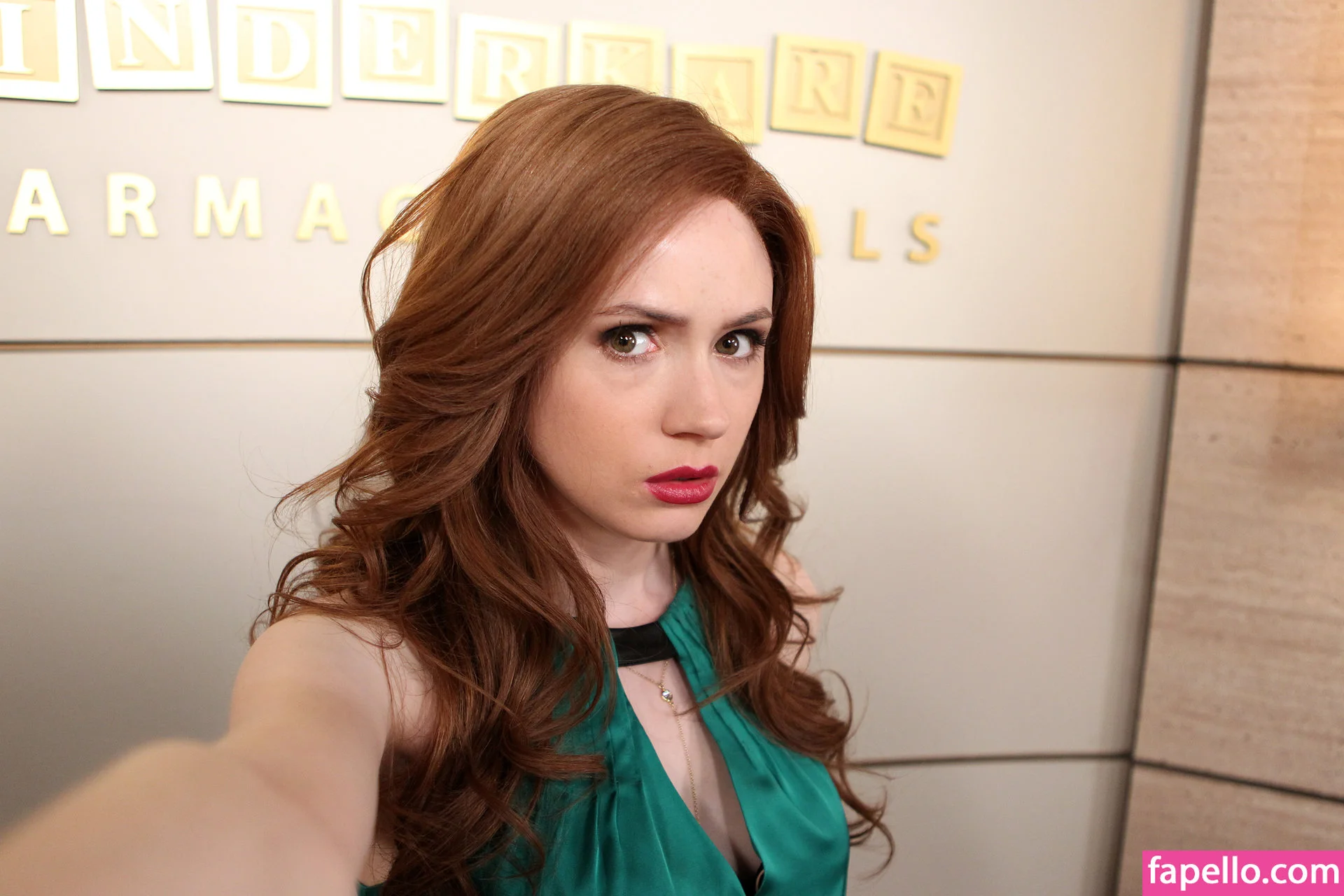 Karen Gillan Onlyfans Photo Gallery 