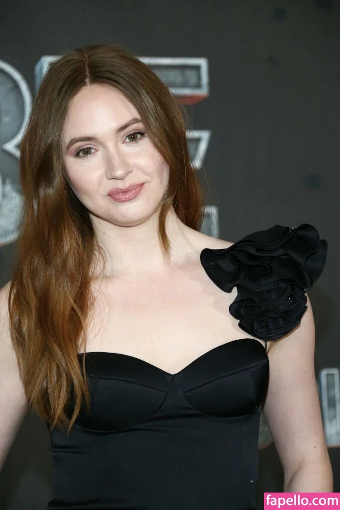 Karen Gillan Onlyfans Photo Gallery 