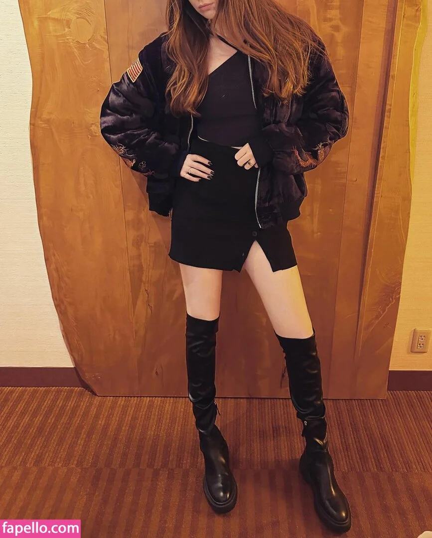 Karen Gillan Onlyfans Photo Gallery 