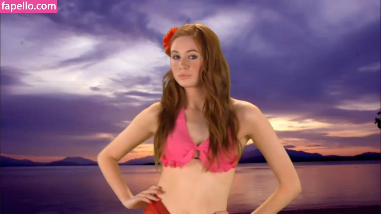 Karen Gillan Onlyfans Photo Gallery 