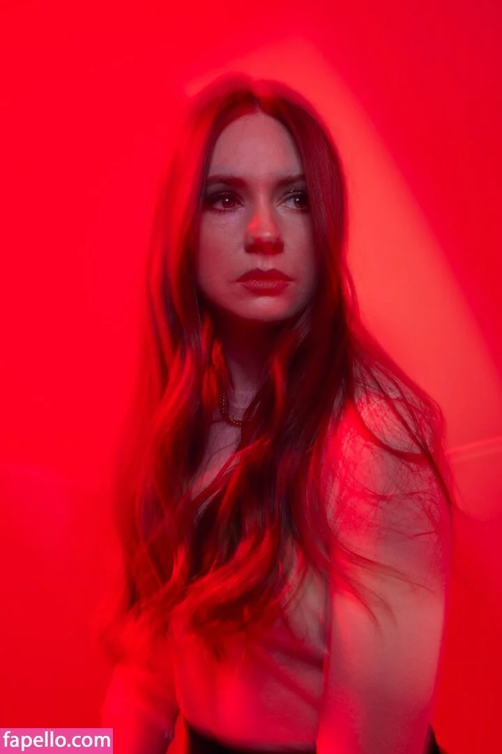 Karen Gillan Onlyfans Photo Gallery 