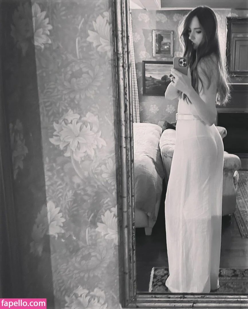 Karen Gillan Onlyfans Photo Gallery 