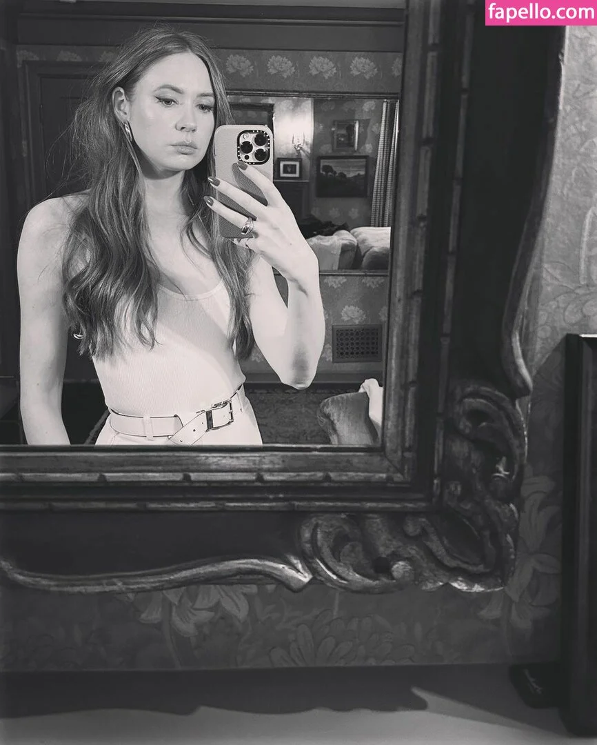 Karen Gillan Onlyfans Photo Gallery 