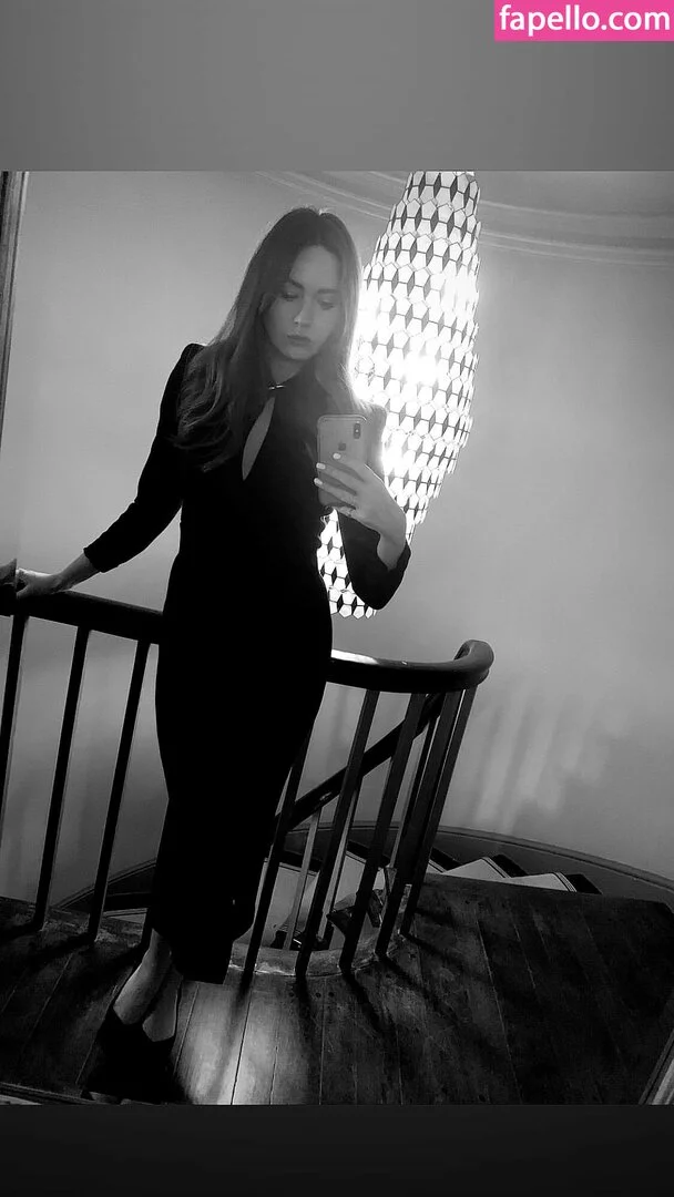 Karen Gillan Onlyfans Photo Gallery 