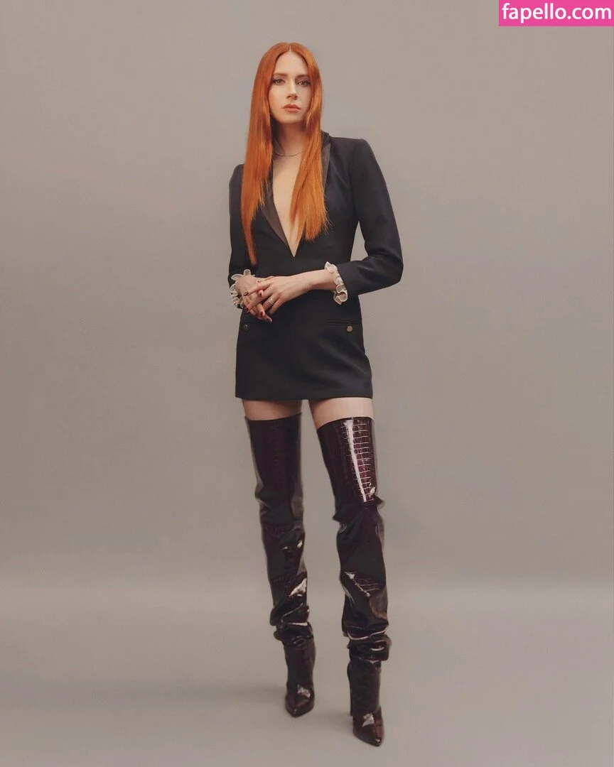 Karen Gillan Onlyfans Photo Gallery 