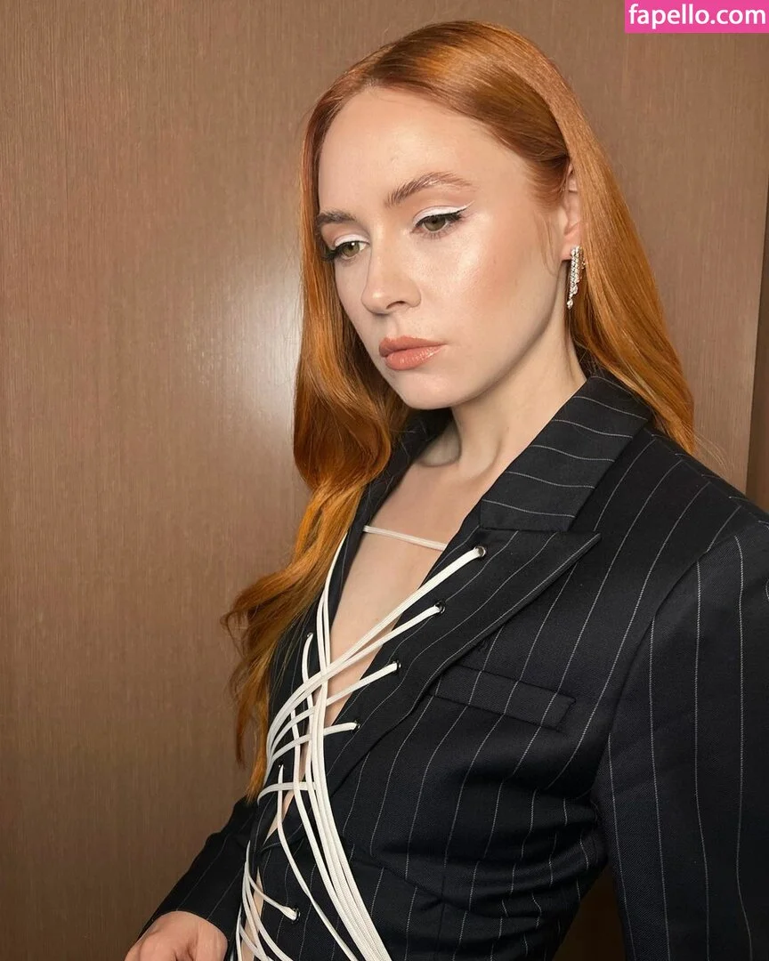 Karen Gillan Onlyfans Photo Gallery 