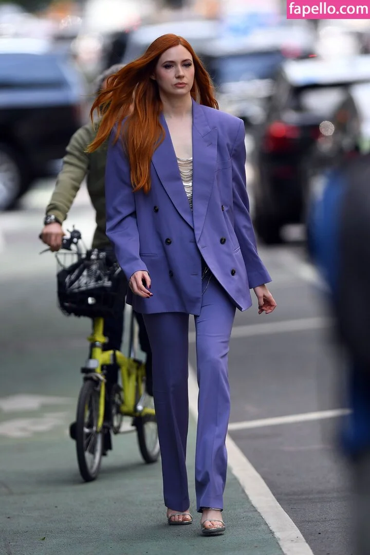 Karen Gillan Onlyfans Photo Gallery 