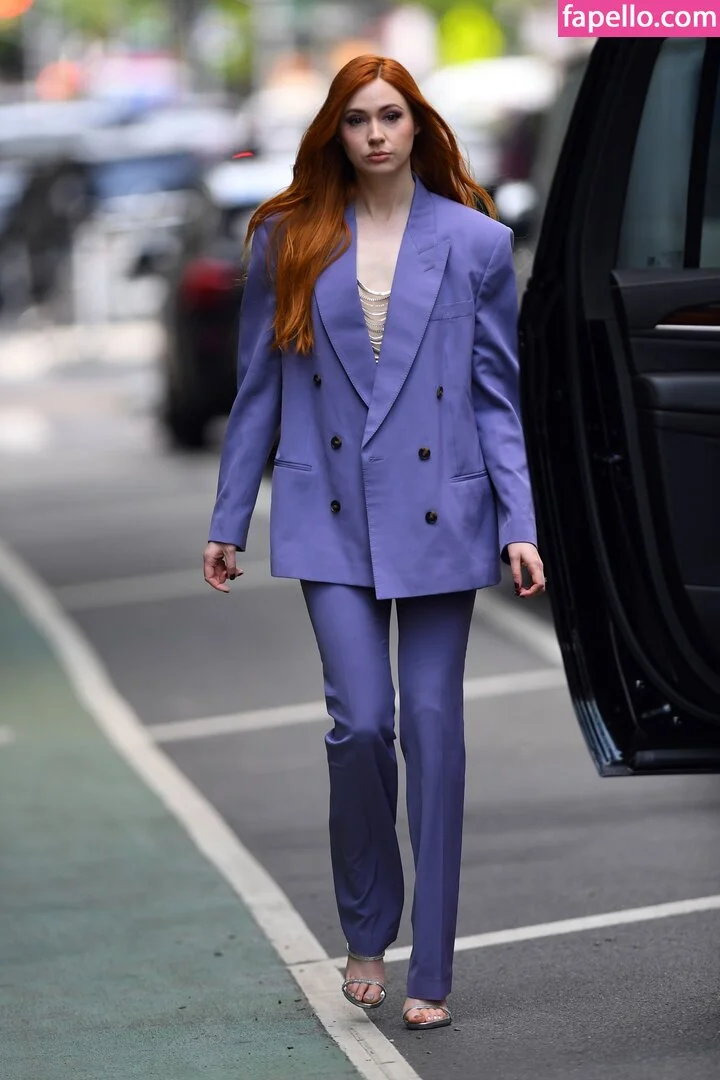 Karen Gillan Onlyfans Photo Gallery 