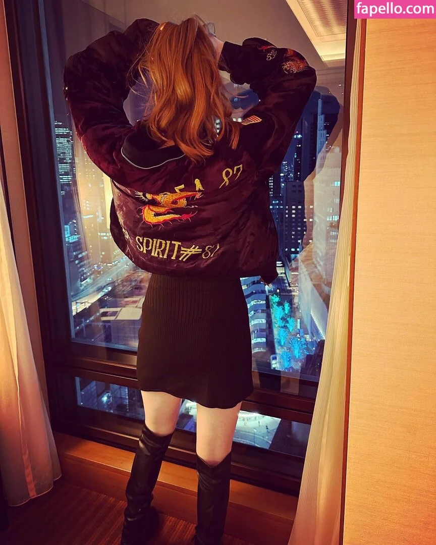 Karen Gillan Onlyfans Photo Gallery 