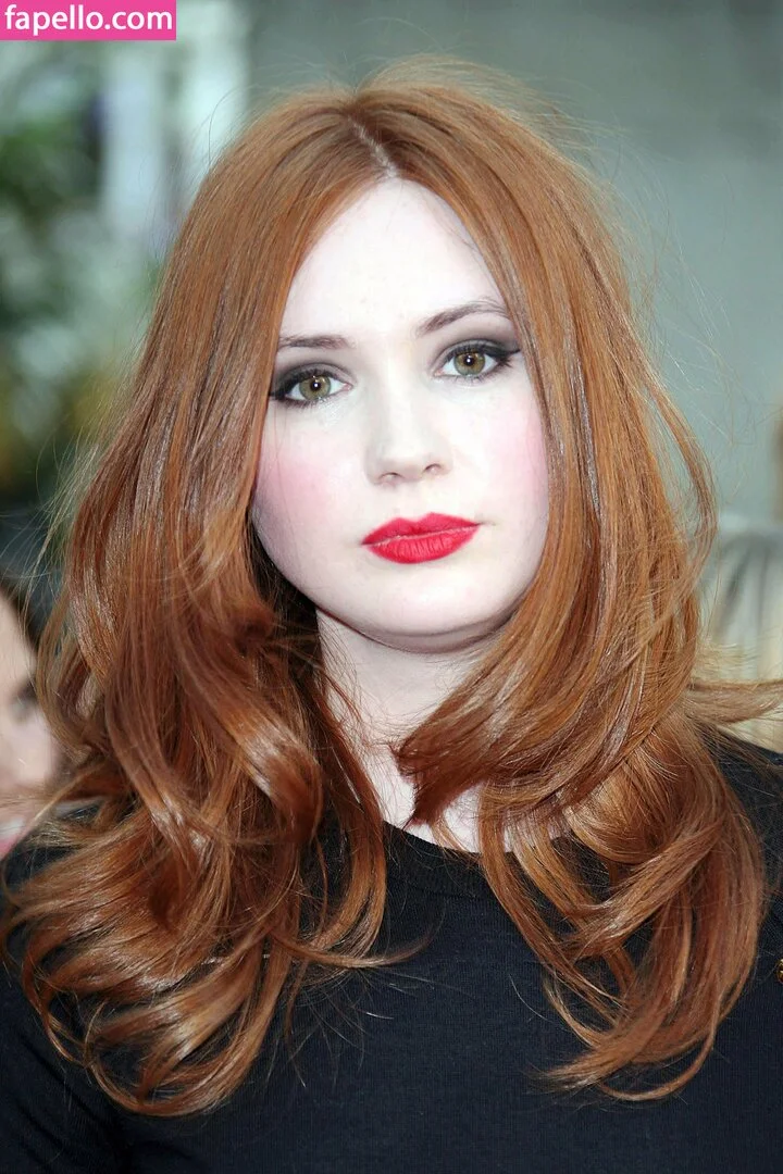 Karen Gillan Onlyfans Photo Gallery 