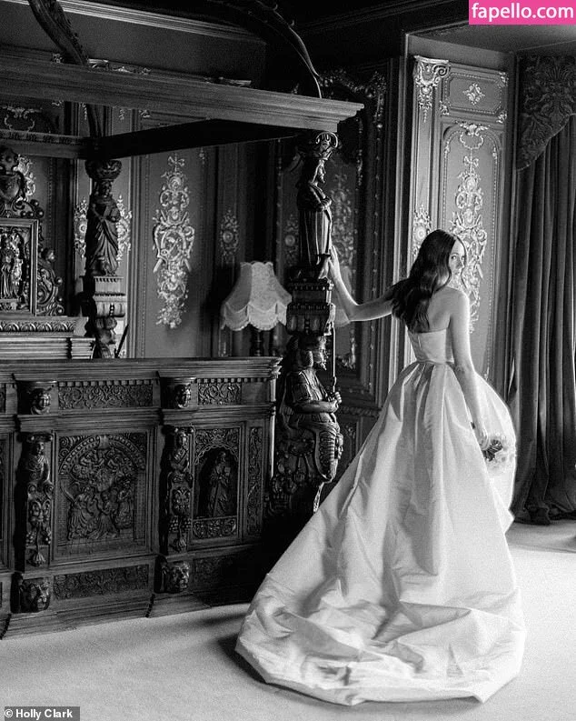 Karen Gillan Onlyfans Photo Gallery 