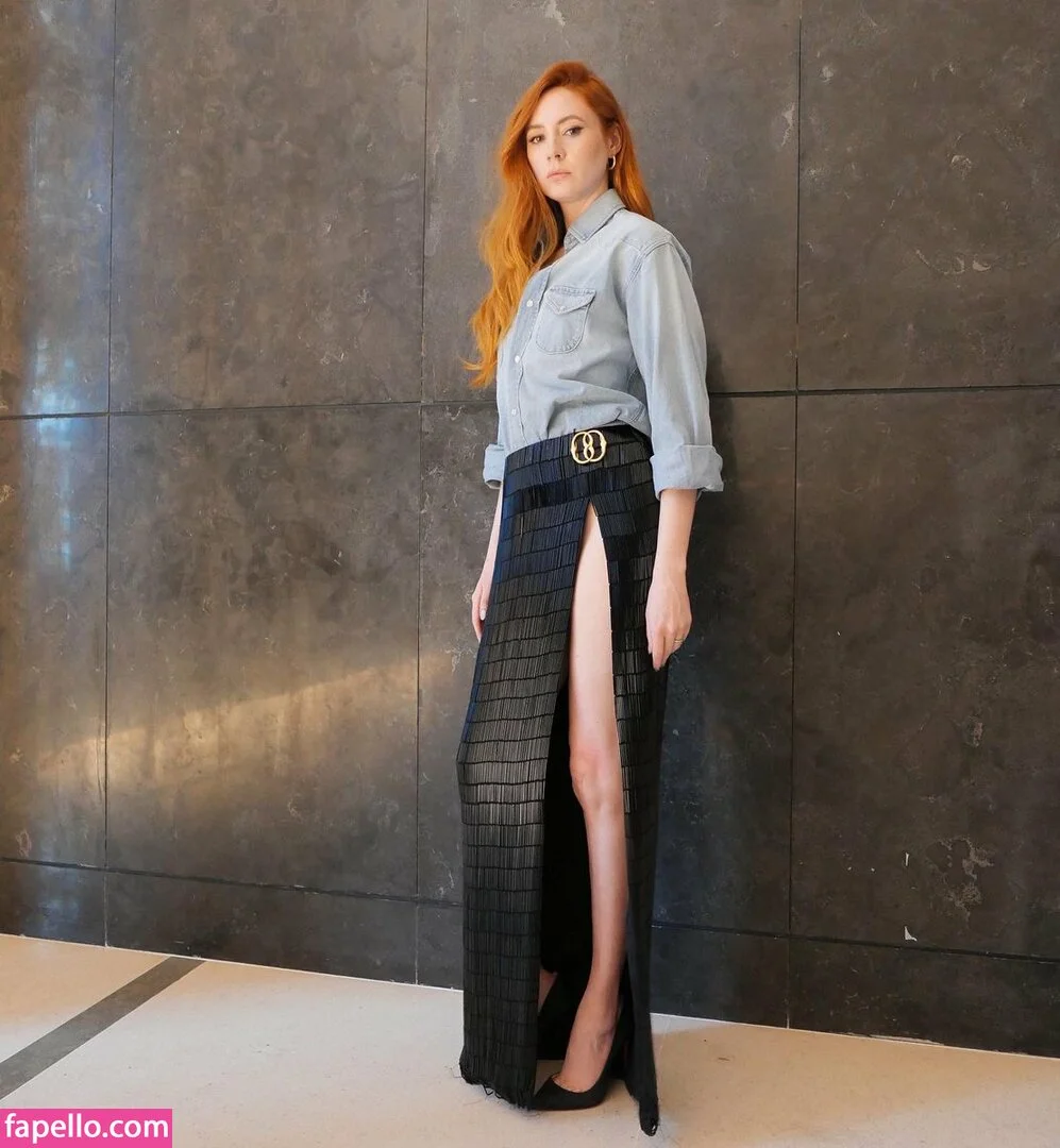 Karen Gillan Onlyfans Photo Gallery 