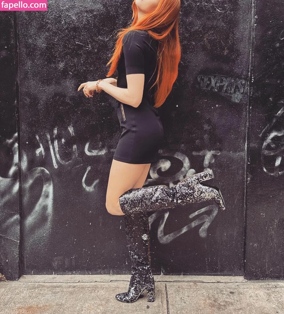 Karen Gillan Onlyfans Photo Gallery 