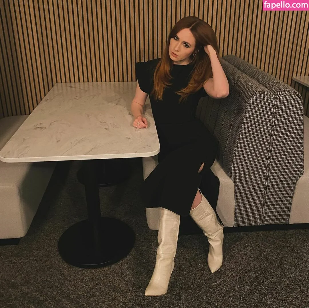 Karen Gillan Onlyfans Photo Gallery 
