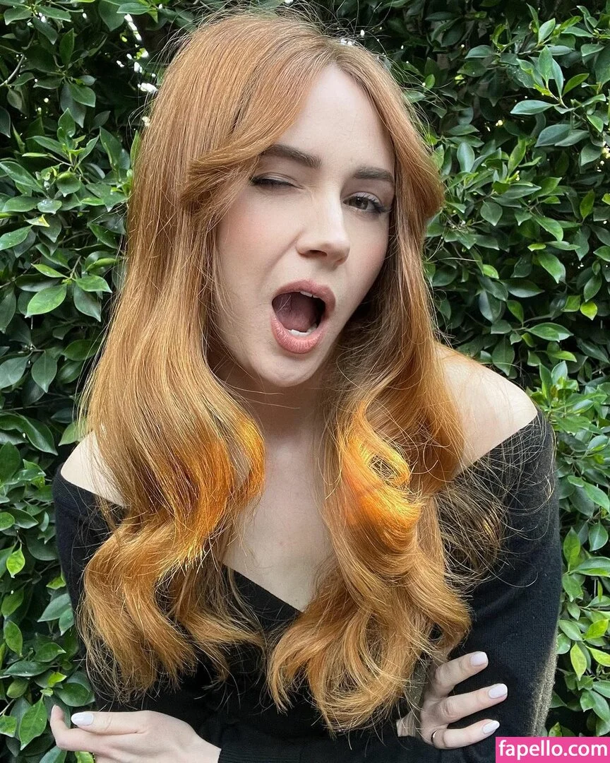 Karen Gillan Onlyfans Photo Gallery 