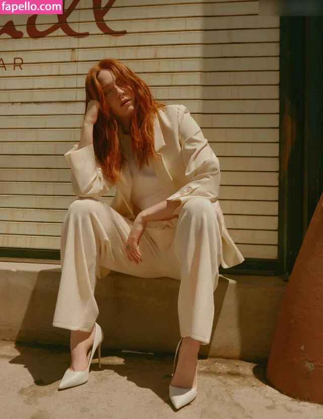 Karen Gillan Onlyfans Photo Gallery 