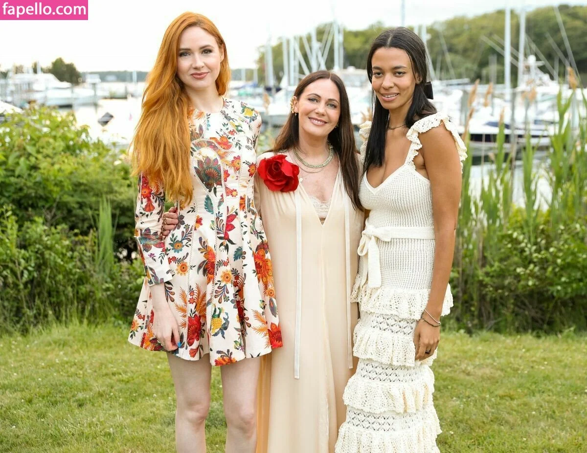 Karen Gillan Onlyfans Photo Gallery 