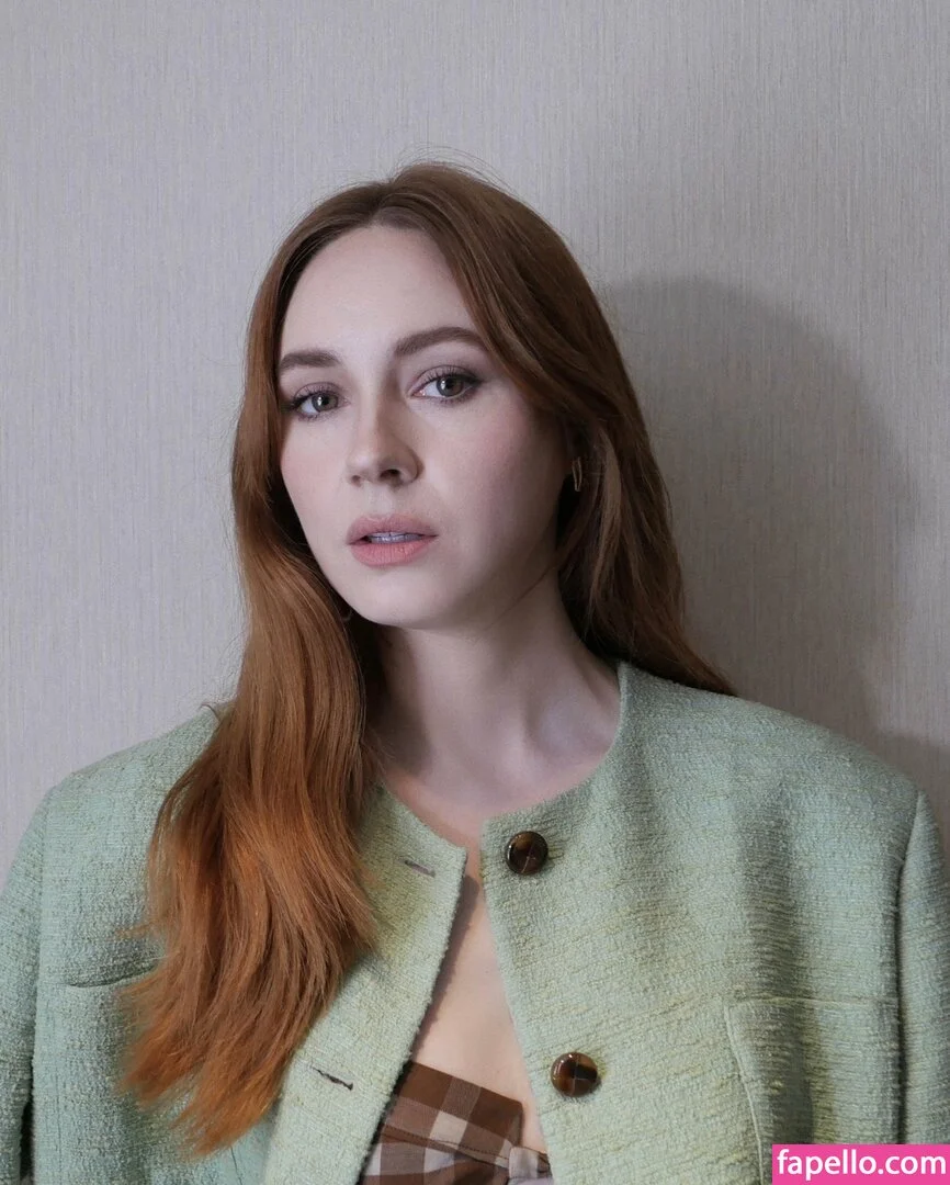 Karen Gillan Onlyfans Photo Gallery 