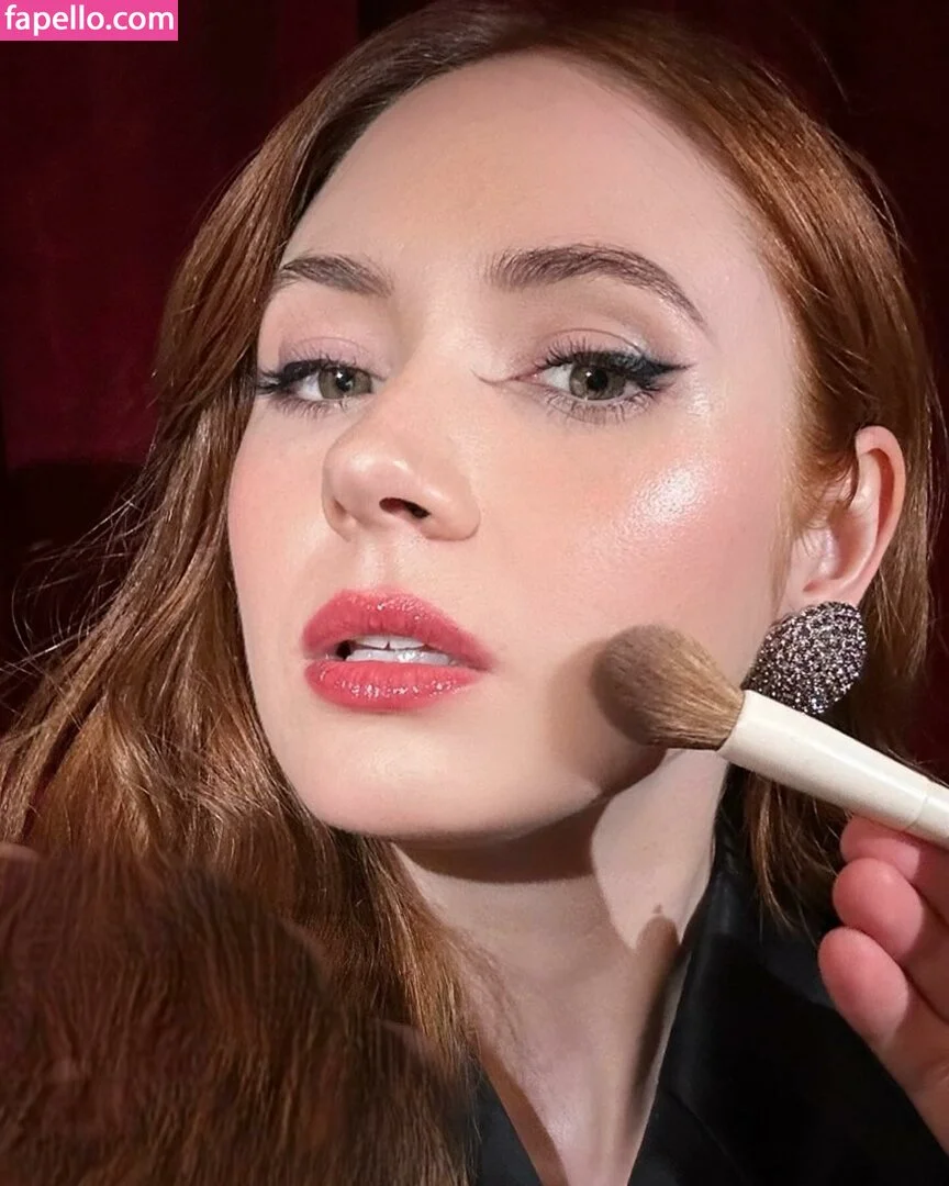 Karen Gillan Onlyfans Photo Gallery 