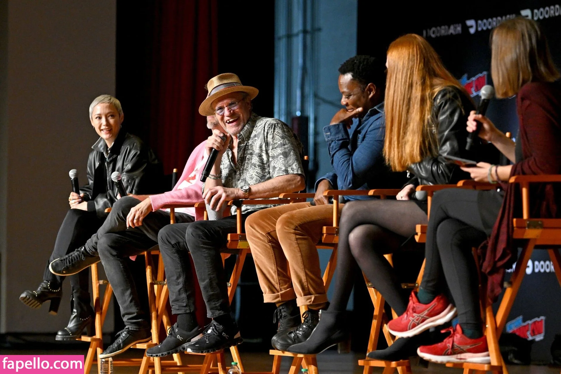 Karen Gillan Onlyfans Photo Gallery 