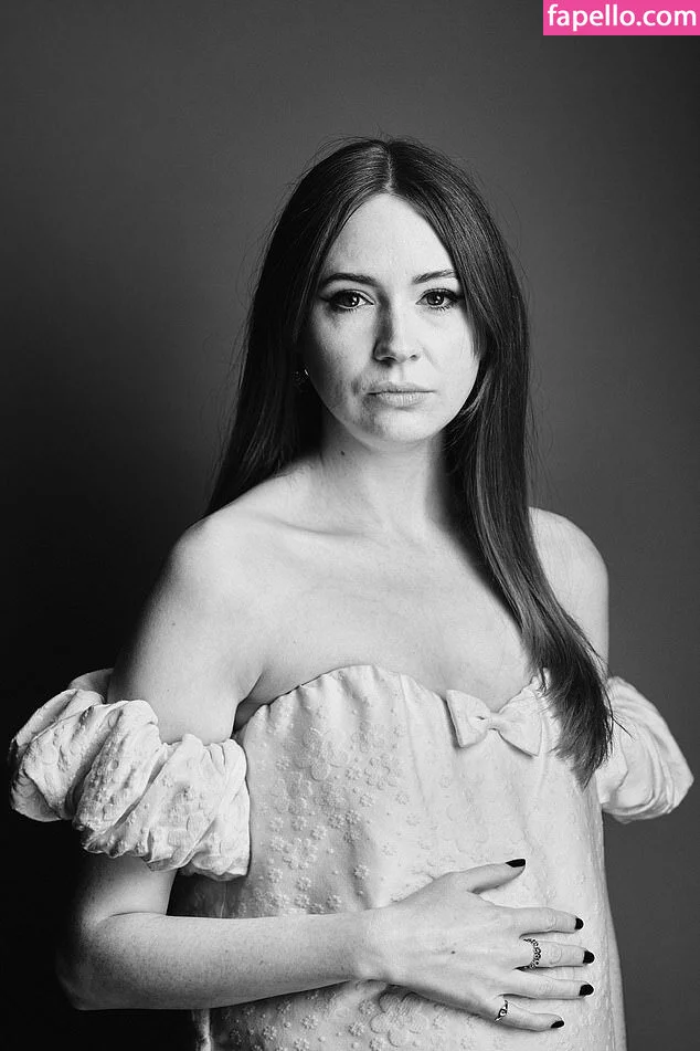 Karen Gillan Onlyfans Photo Gallery 