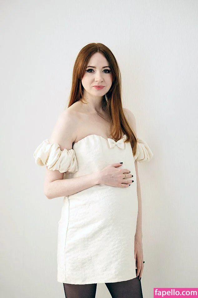 Karen Gillan Onlyfans Photo Gallery 