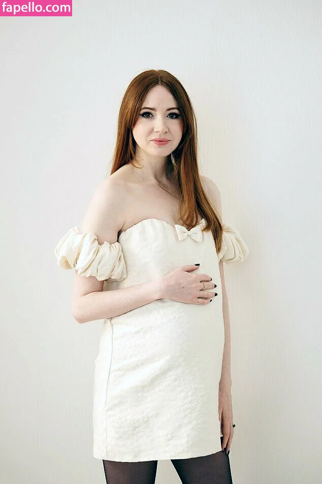 Karen Gillan Onlyfans Photo Gallery 