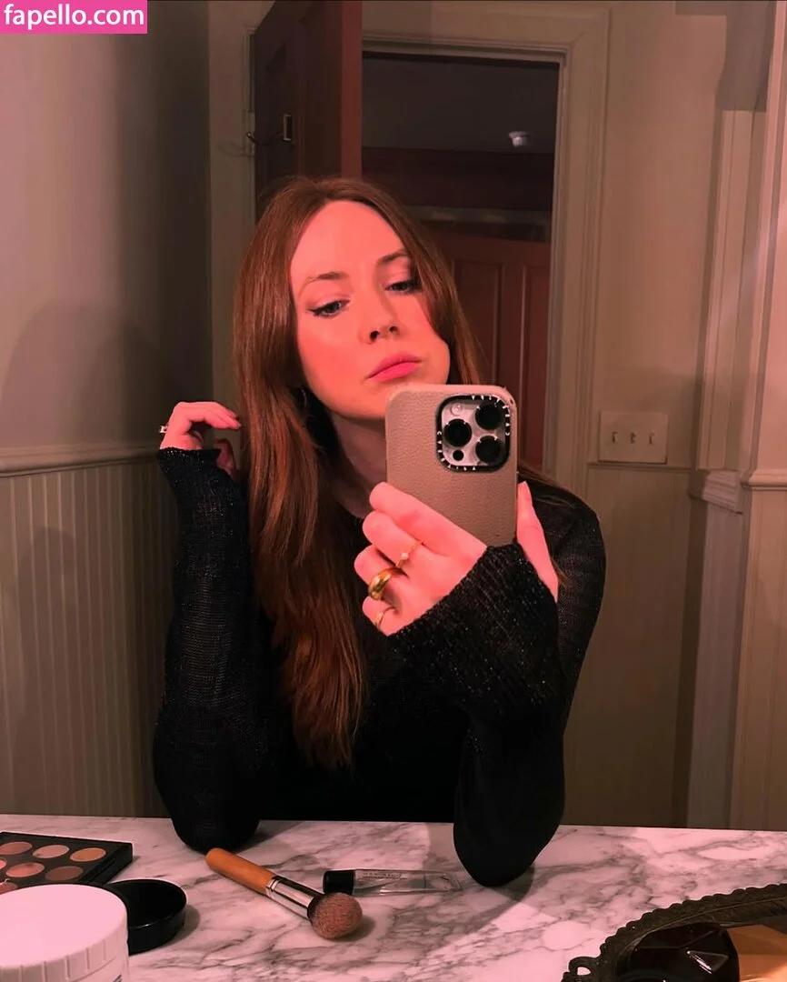 Karen Gillan Onlyfans Photo Gallery 