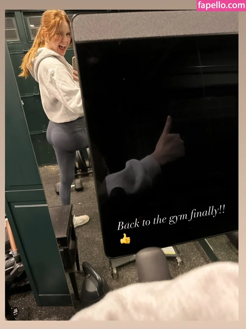 Karen Gillan Onlyfans Photo Gallery 