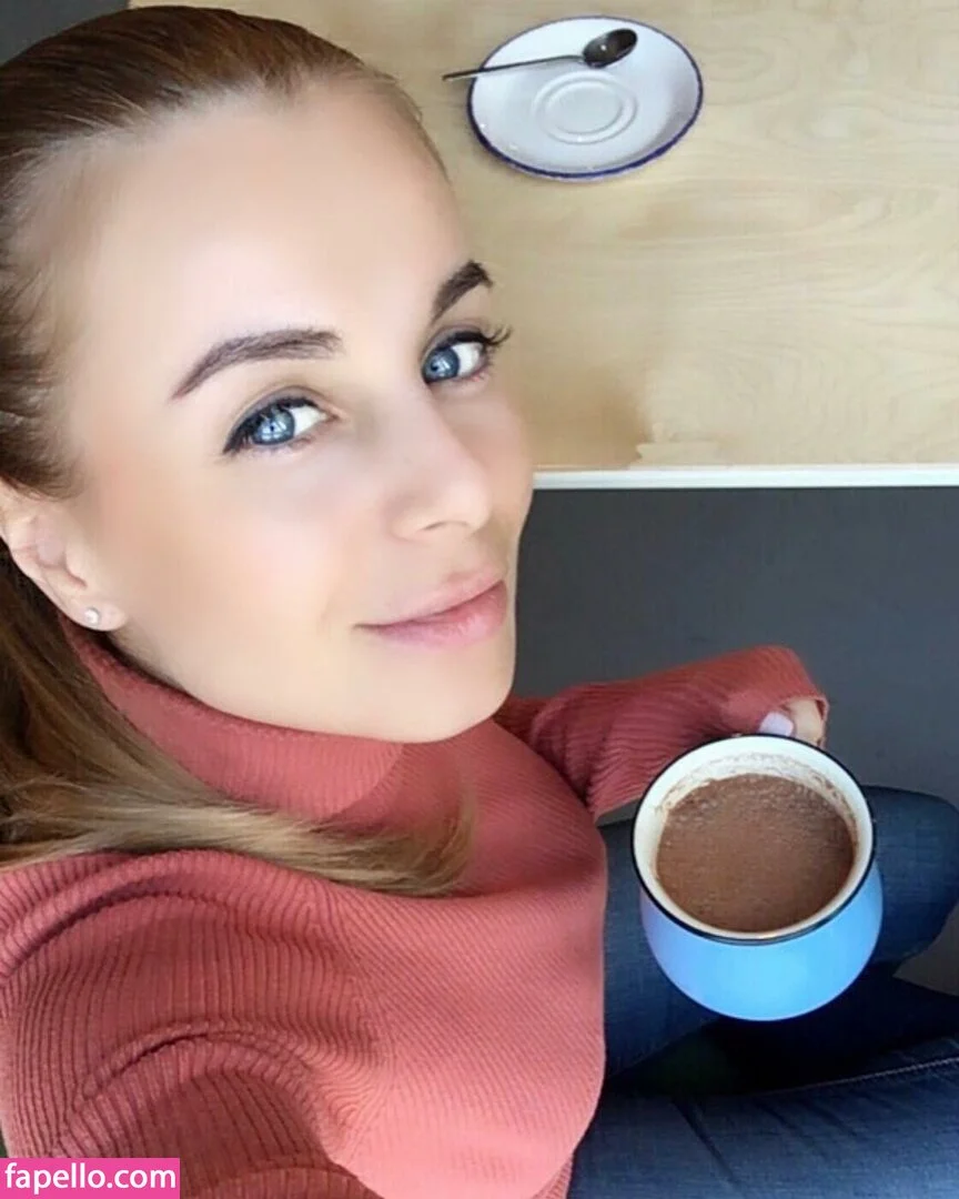 Karen Gillan Onlyfans Photo Gallery 